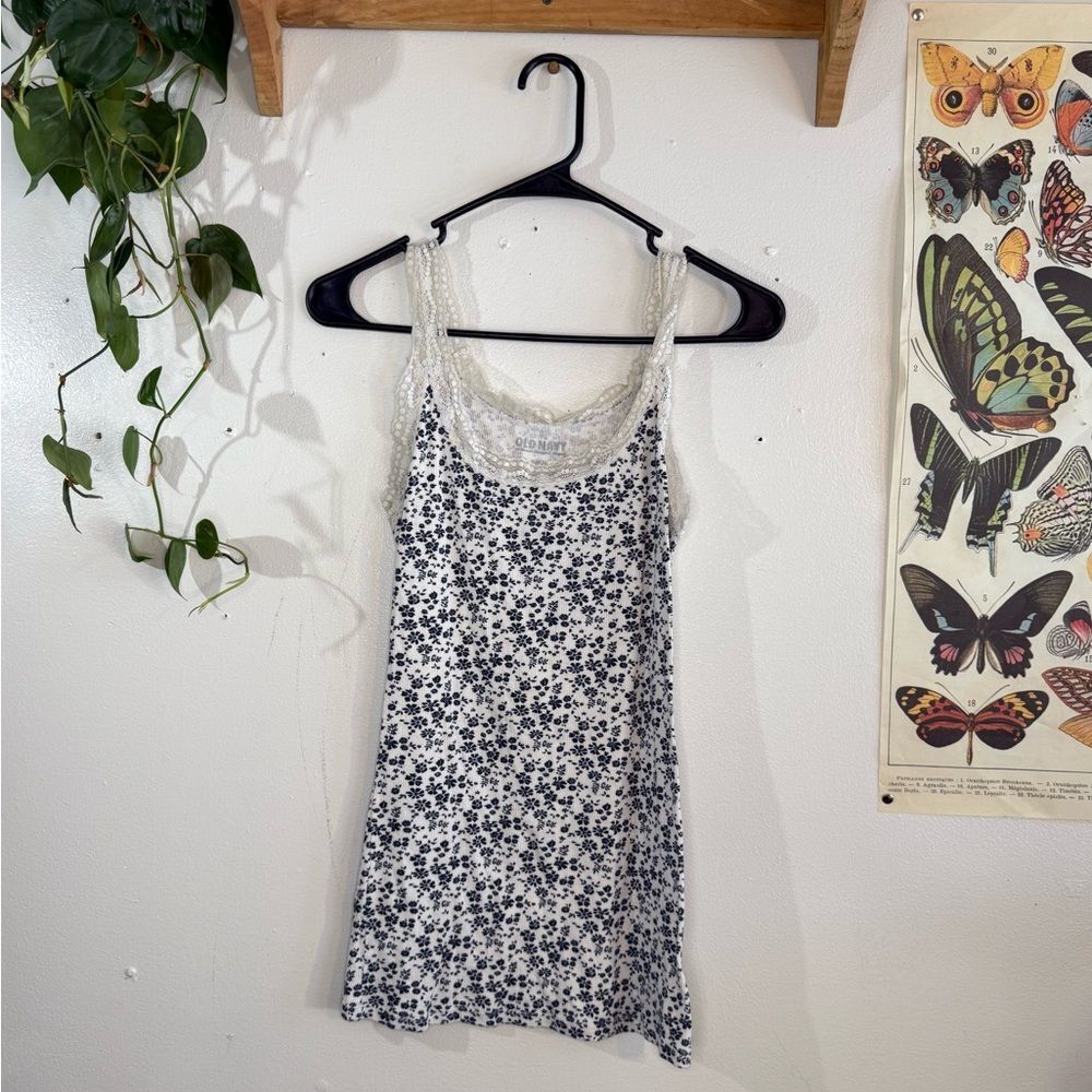 Lace blue floral tank top